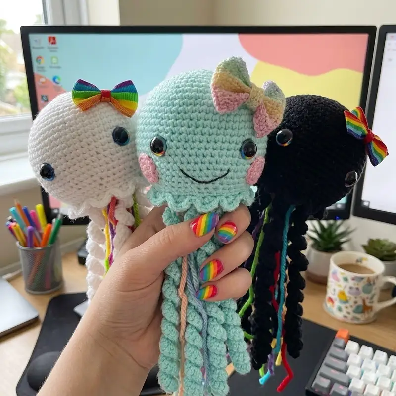 Complimentary Intermediate crochet pattern: Jellyfish Crochet Amigurumi Pattern - Simple to follow guide