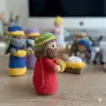 Nativity Crochet Amigurumi Pattern step 2 - assembly progress