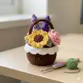 Mini Flower Basket & Flowers Amigurumi Pattern step 3 - details and accessories