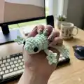 Twinkletoes the Tiny Gecko Amigurumi Pattern step 2 - assembly progress
