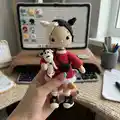 Doll Cruella Amigurumi Pattern step 4 - final assembly and finishing