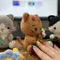 The cats and flowers Amigurumi Pattern step 2 - assembly progress