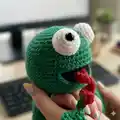 Crochet Frog Door-Stopper Pattern step 2 - assembly progress